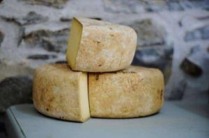 Fraudsters steal 22 tons of cheddar in British cheese heist