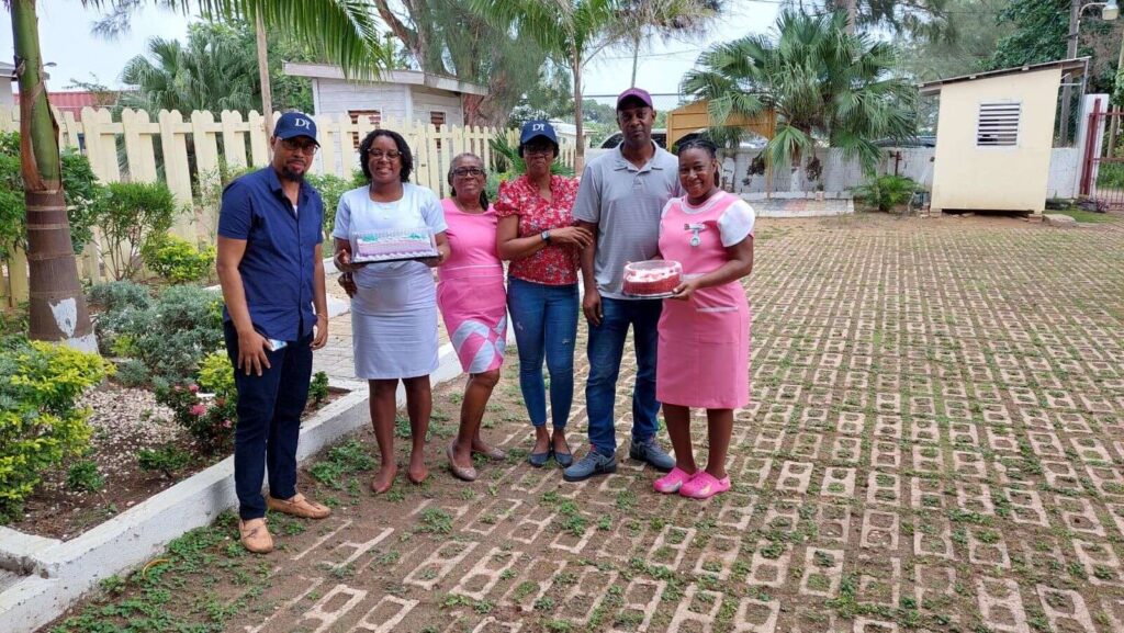 Diamond International treats Trelawny Infirmary residents - Jamaica ...