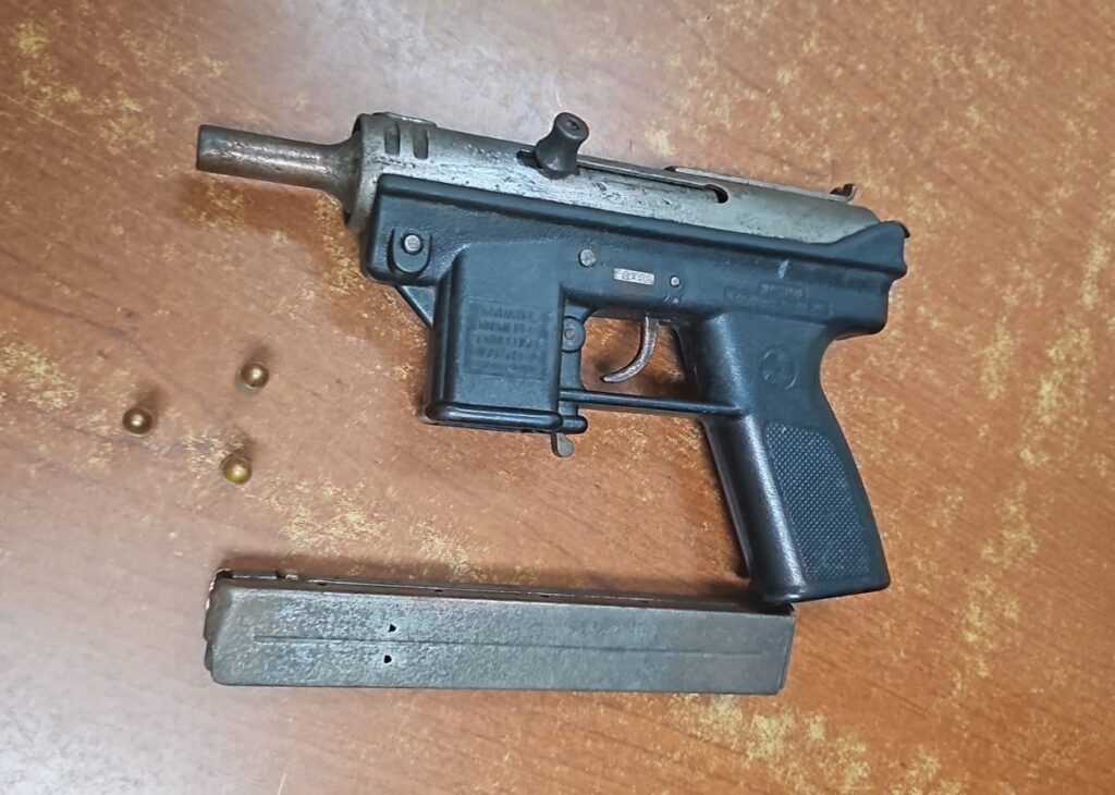 Submachine gun seized in downtown Kingston - Jamaica Observer